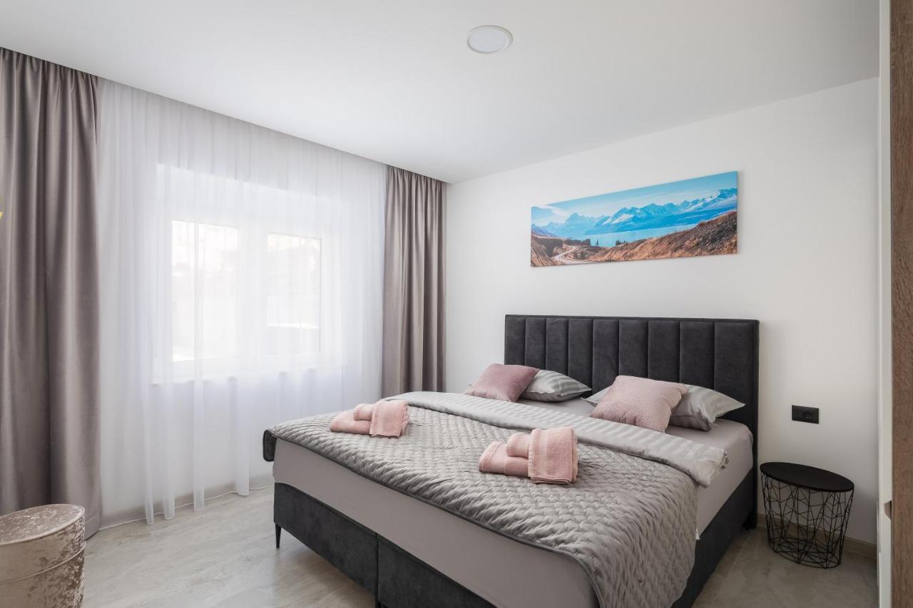 Luxury Apartment Lorena - Private Heated Pool - Jesenice  Exterior foto