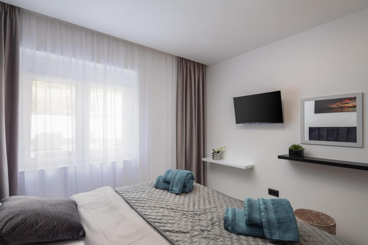 Luxury Apartment Lorena - Private Heated Pool - Jesenice  Exterior foto