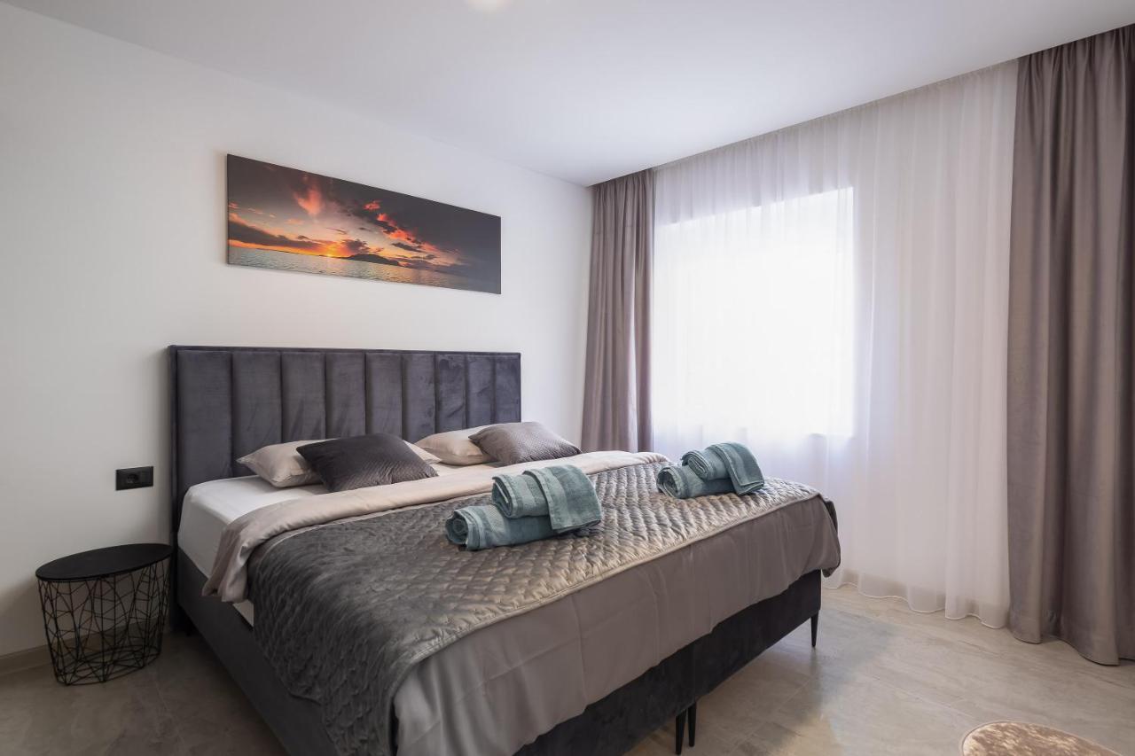 Luxury Apartment Lorena - Private Heated Pool - Jesenice  Exterior foto