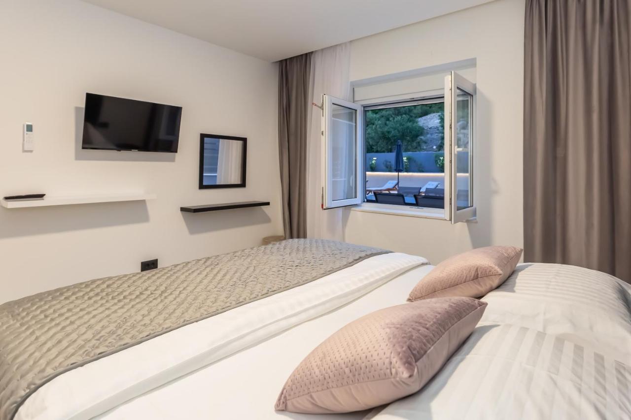 Luxury Apartment Lorena - Private Heated Pool - Jesenice  Exterior foto