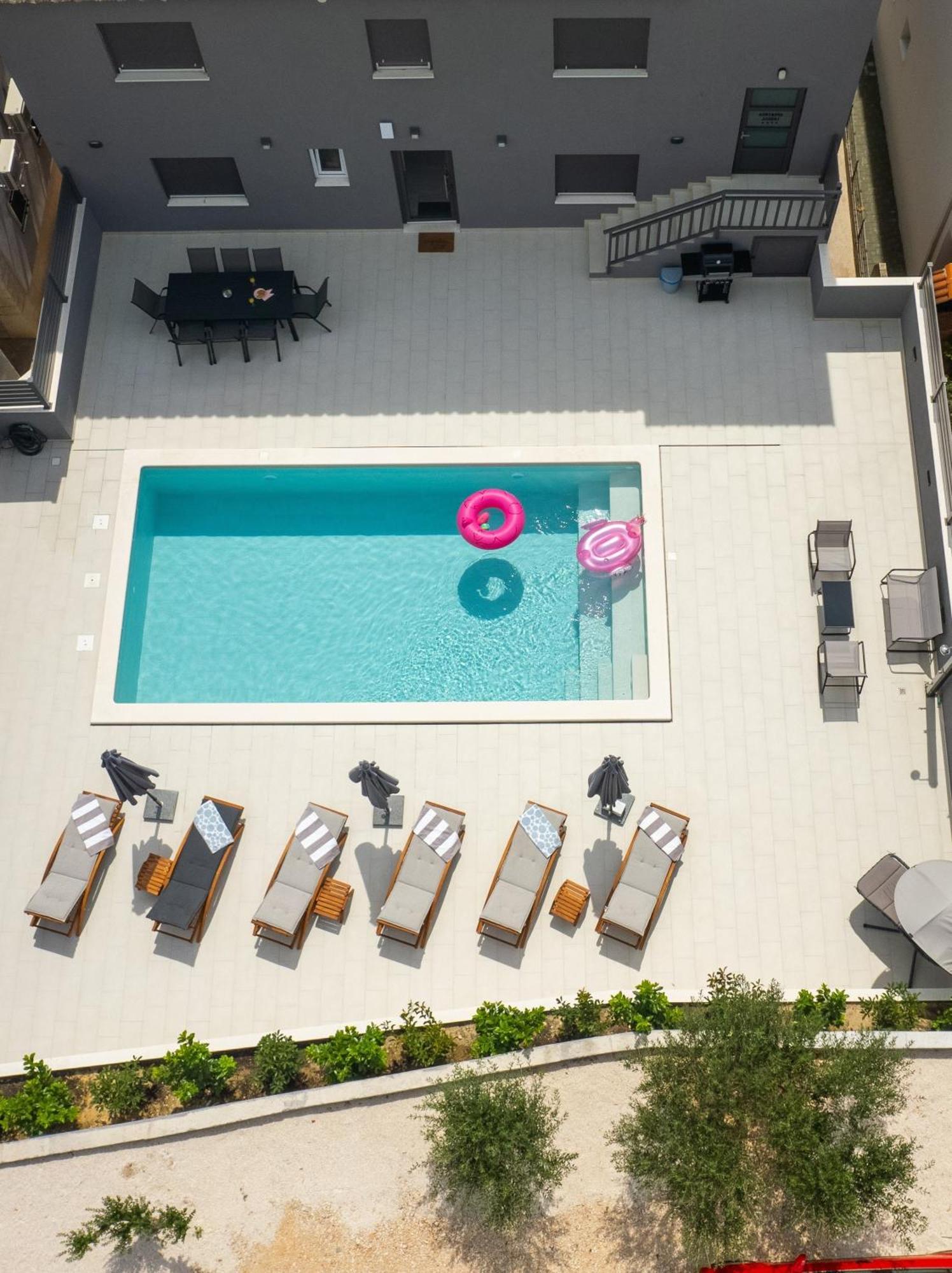 Luxury Apartment Lorena - Private Heated Pool - Jesenice  Exterior foto